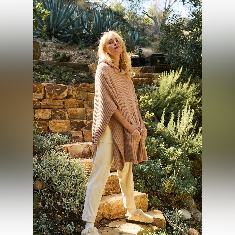 NWT Tan Free People Bestie Blanket Pancho